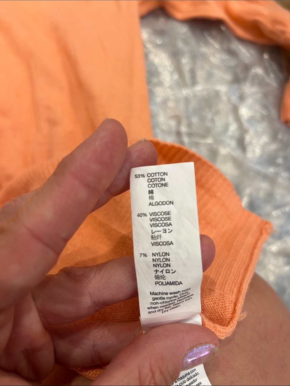 GAP Lightweight Scoop-Neck Sweater in Peach-Orange size medium. - Picture 7 of 7